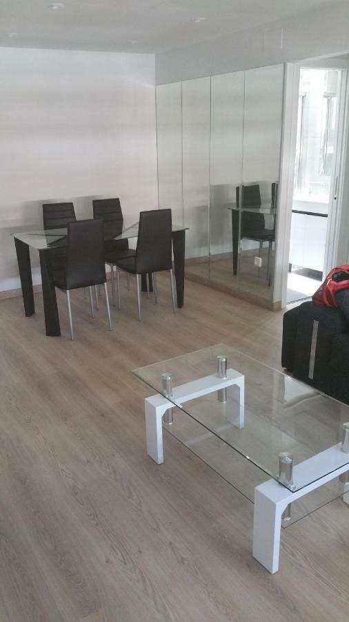 Apartamentos La Vaguada Suites Madrid Esterno foto