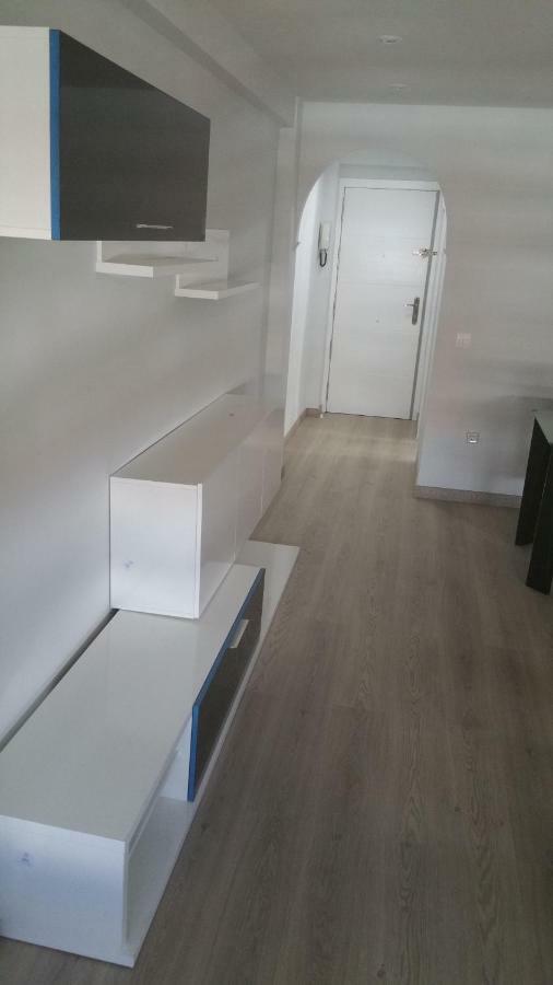 Apartamentos La Vaguada Suites Madrid Esterno foto