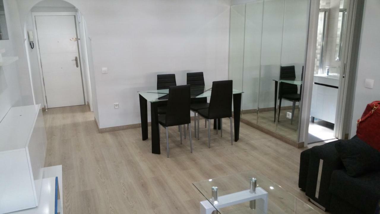 Apartamentos La Vaguada Suites Madrid Esterno foto