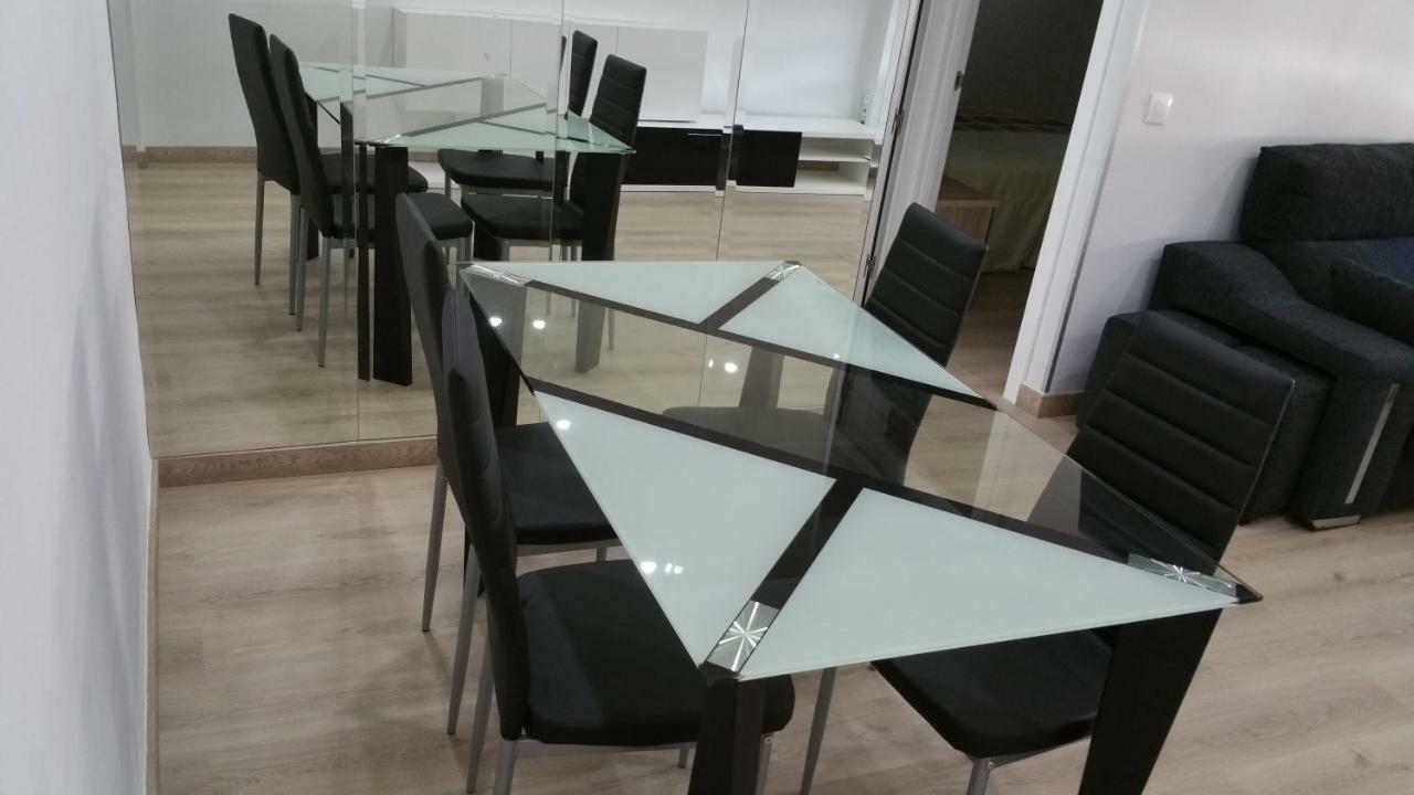 Apartamentos La Vaguada Suites Madrid Esterno foto